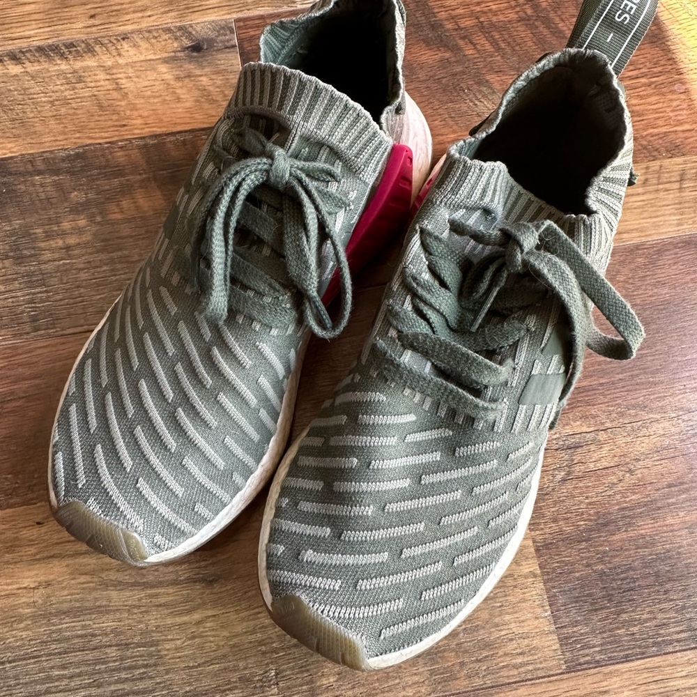 Adidas NMD women’s 8.5 green/pink